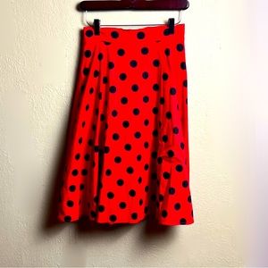 Rockabilly style skirt from Amazon. Barely worn. No flaws!